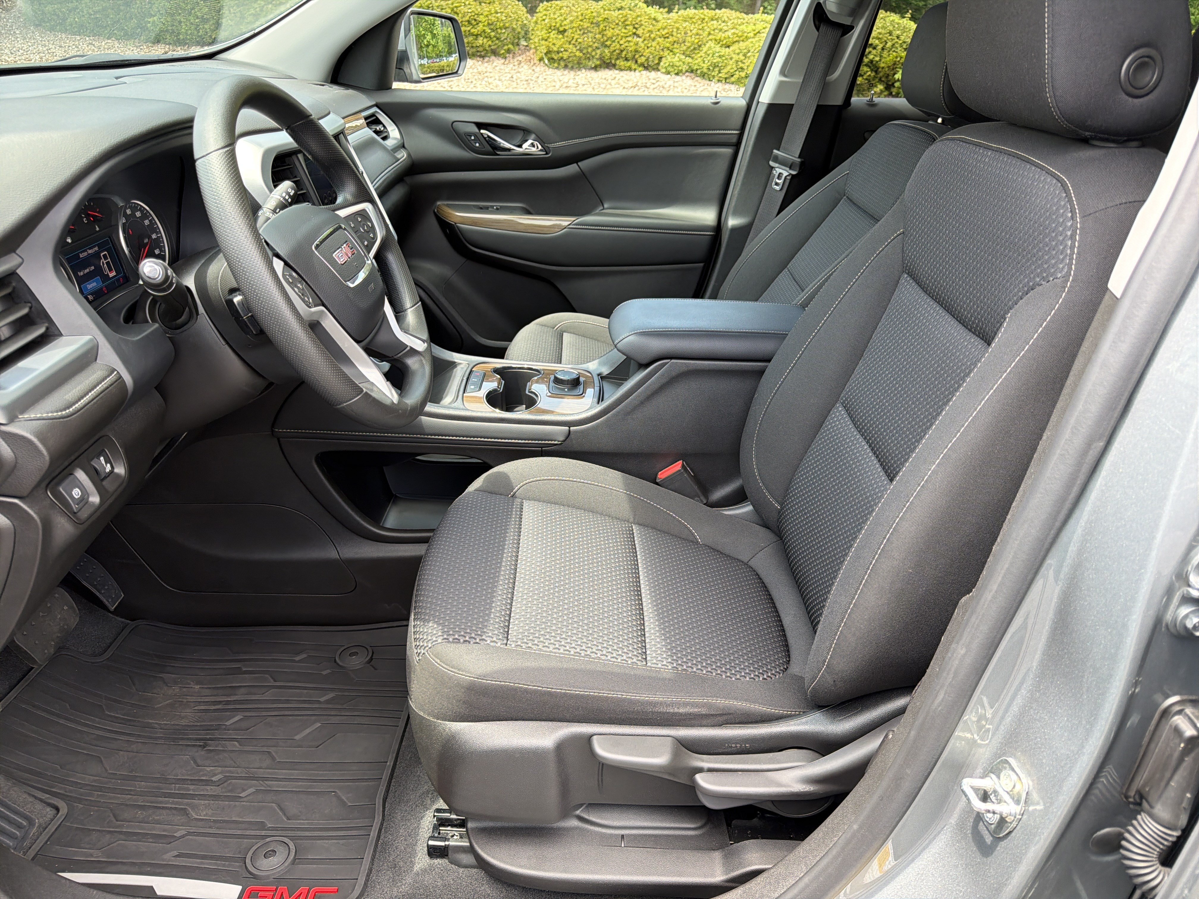 Used 2023 GMC Acadia SLE AWD/4WD image 9