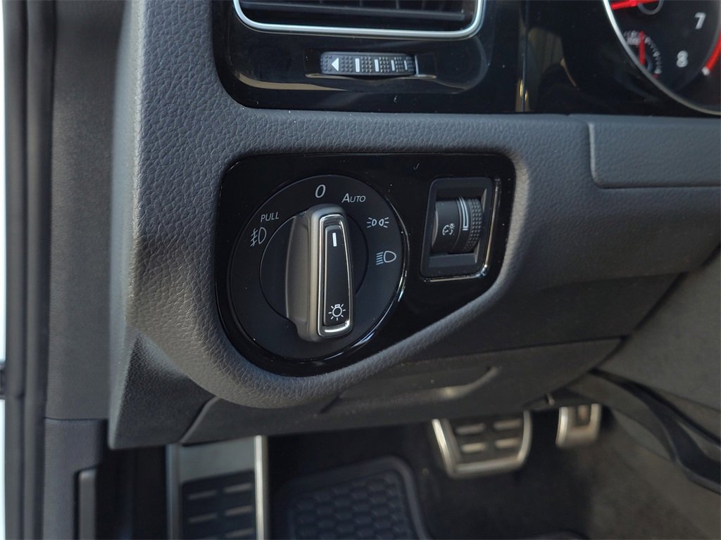 Used 2018 Volkswagen Golf 4-Door image 18