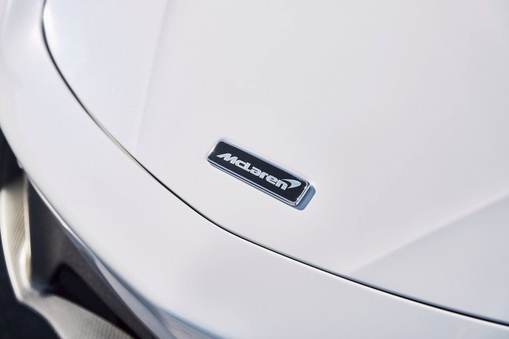 Used 2023 McLaren Artura RWD image 9