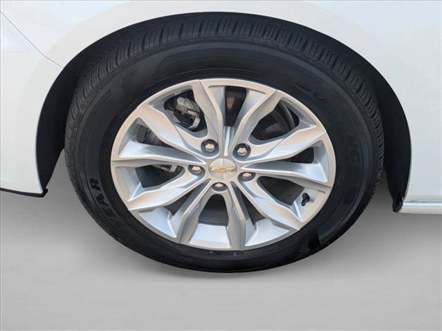 Used 2025 Chevrolet Malibu LT FWD image 21