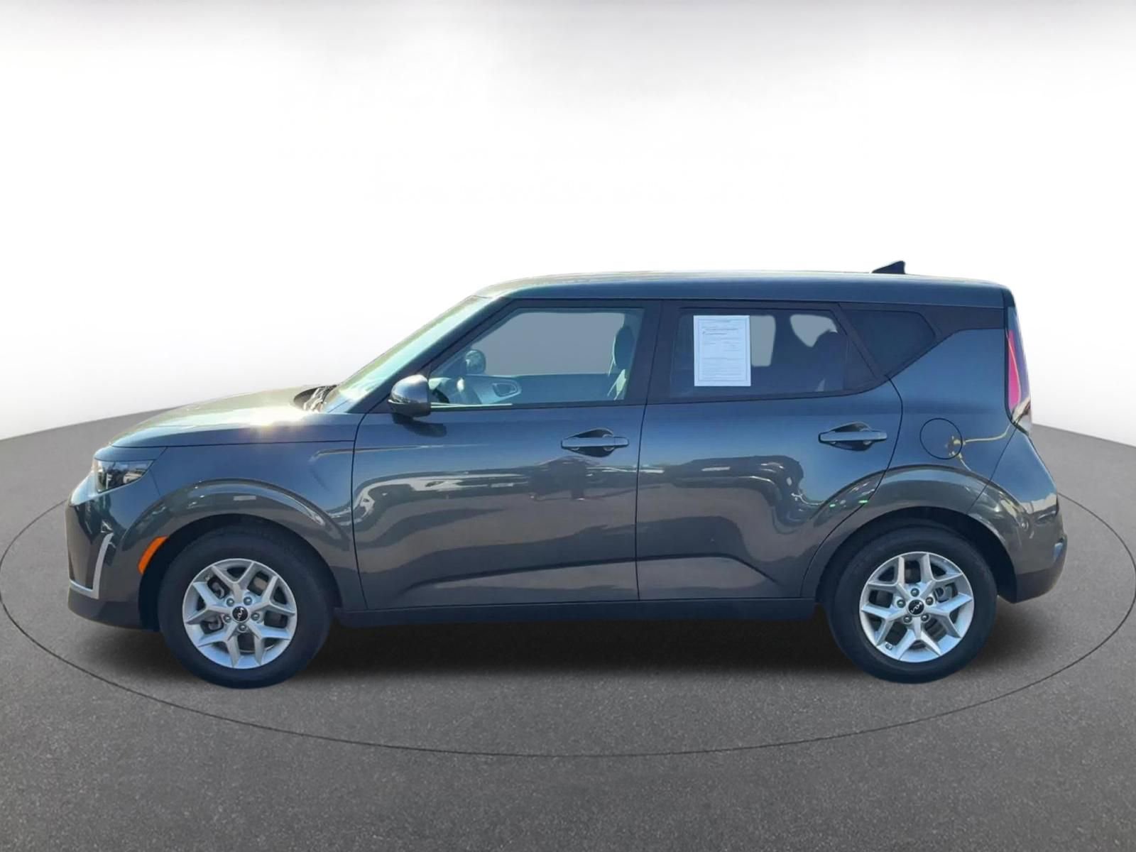 Used 2025 Kia Soul LX w/ LX Technology Package image 9