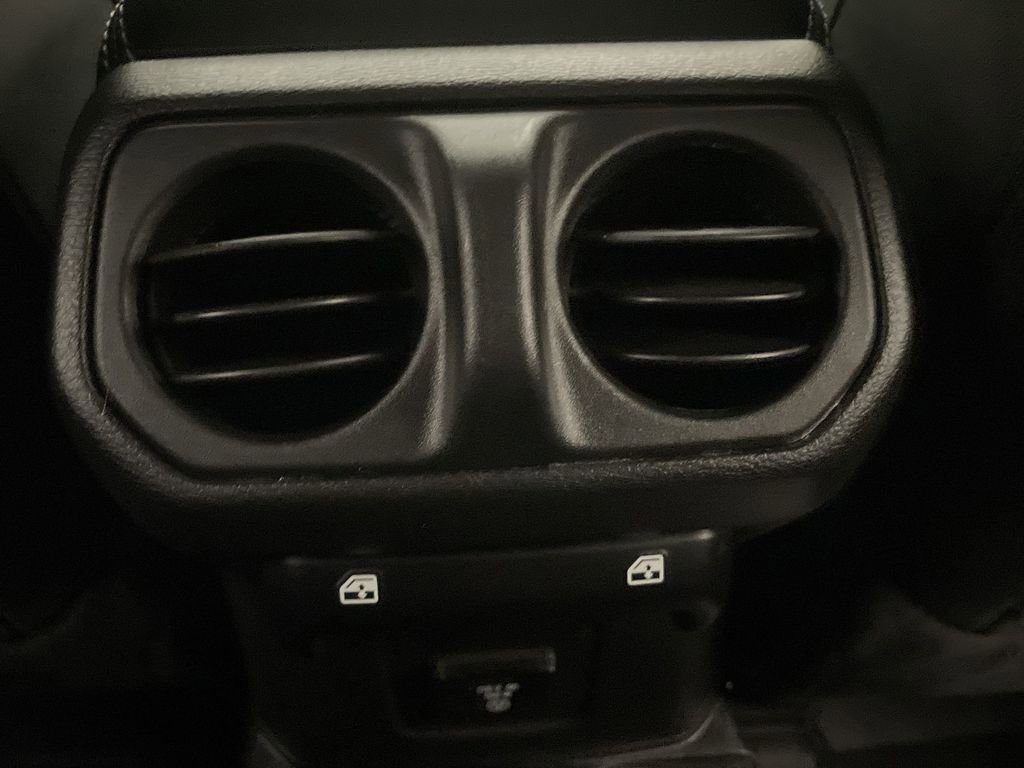 Used 2022 Jeep Wrangler Unlimited Sahara w/ Cold Weather Group image 16