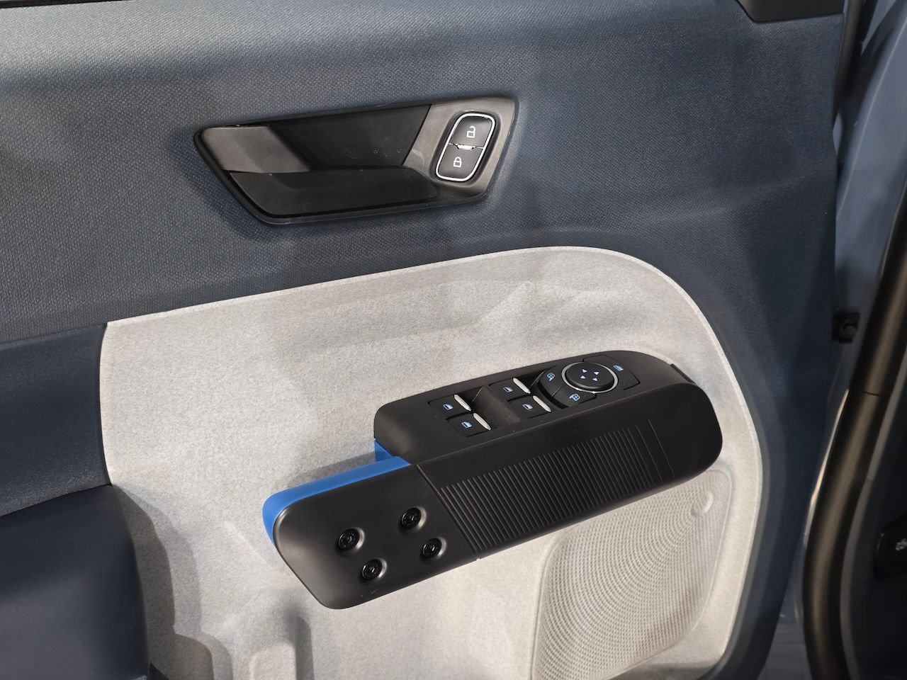 New 2025 Ford Maverick XLT w/ XLT Luxury Package image 13