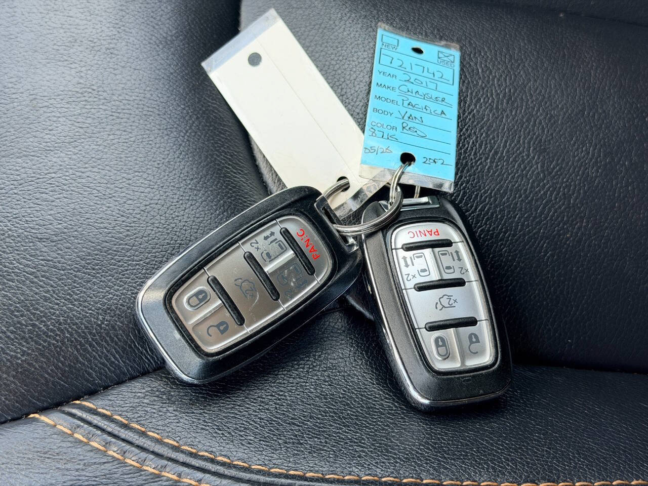 Used 2017 Chrysler Pacifica Touring FWD image 57
