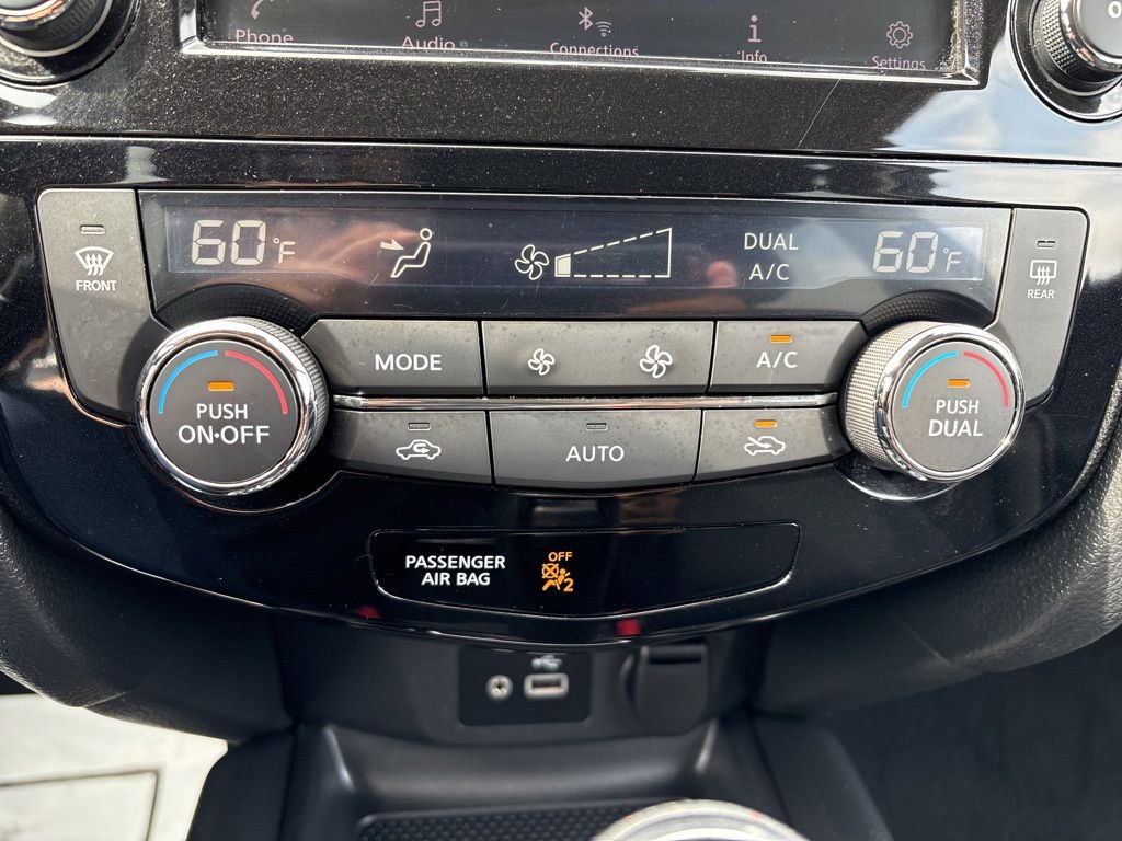 Used 2019 Nissan Rogue SV image 22