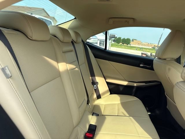 Used 2016 Lexus IS 200t RWD image 30