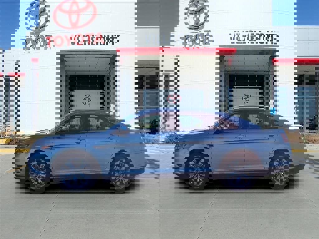 Used 2012 Ford Taurus Limited image 2