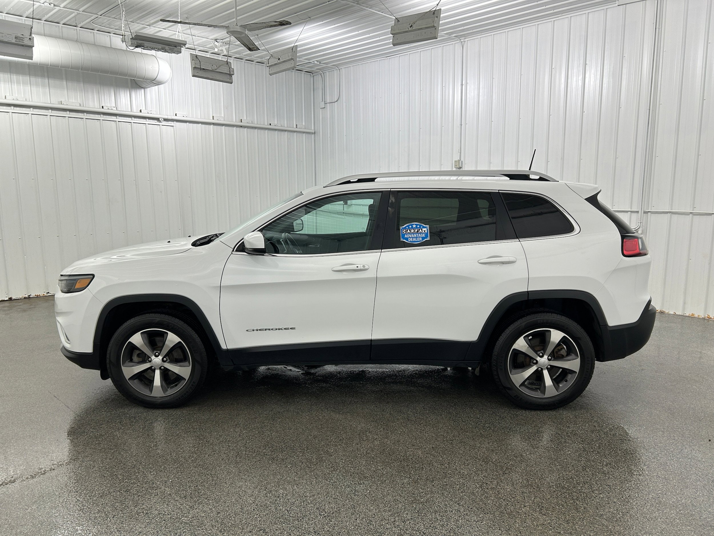 Used 2019 Jeep Cherokee Limited AWD/4WD image 22
