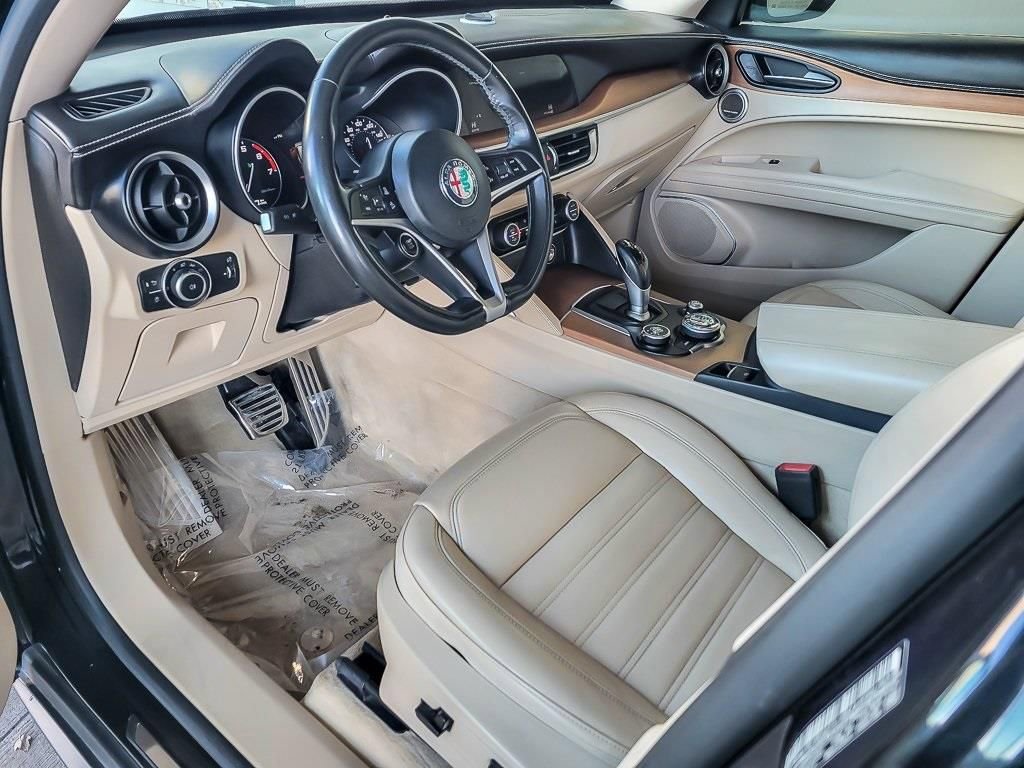 Used 2019 Alfa Romeo Stelvio Ti Lusso w/ Quick Order Package 22X Lusso image 9