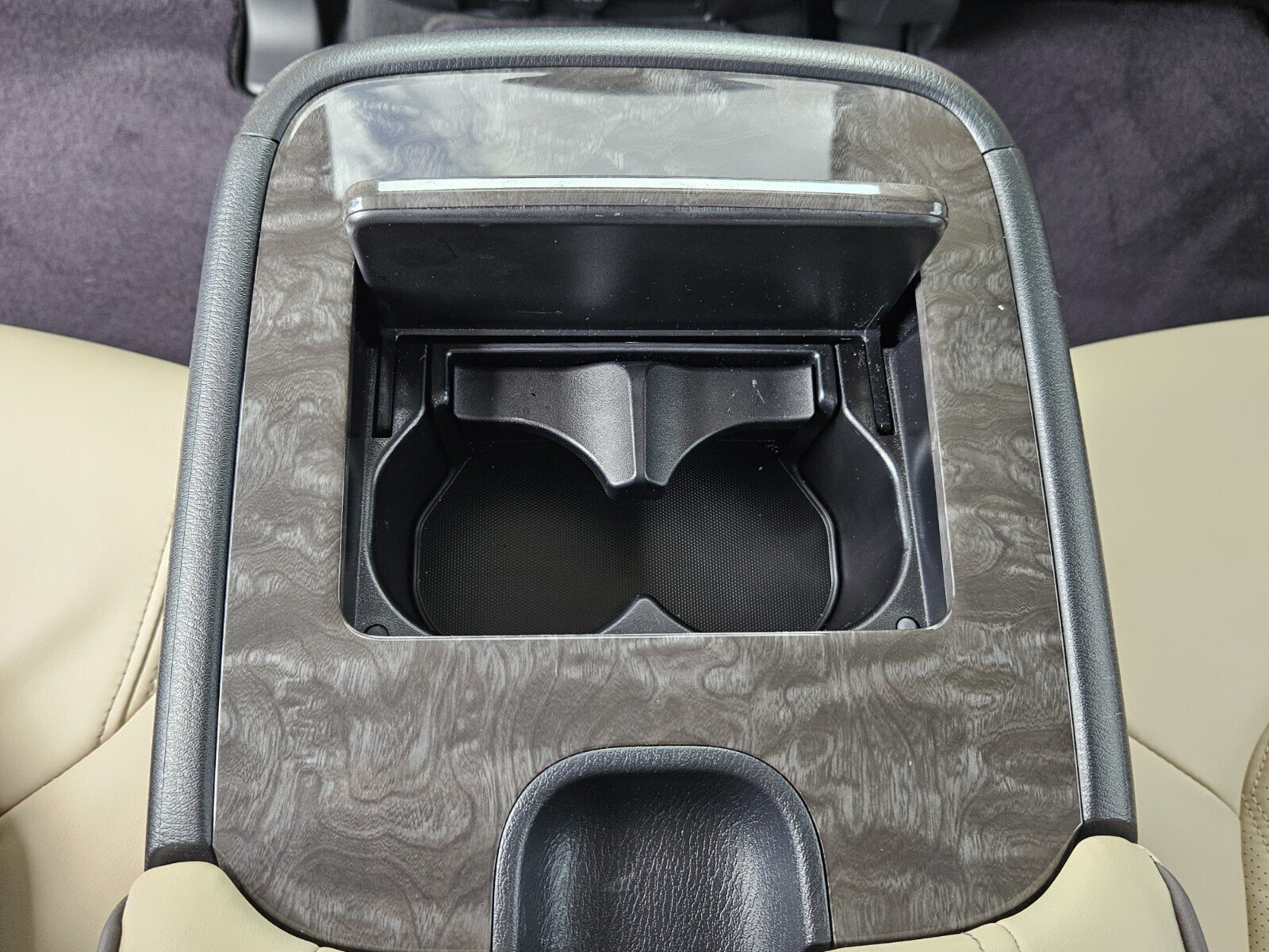 Used 2021 Nissan Armada Platinum w/ Captain's Chairs Package RWD image 13