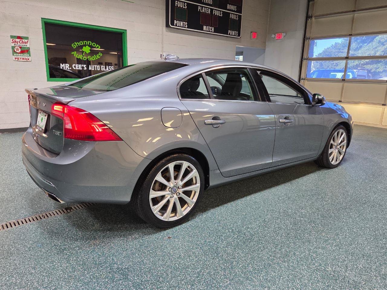 Used 2018 Volvo S60 T5 Inscription Platinum AWD/4WD image 8