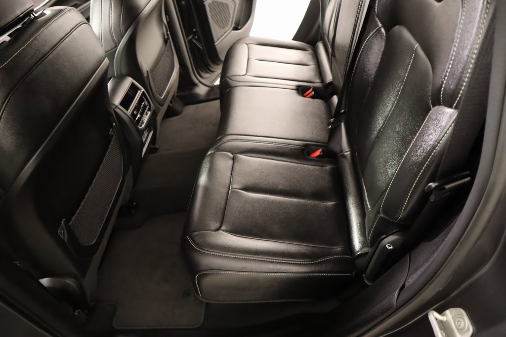 Used 2024 Jeep Grand Cherokee Limited w/ Black Appearance Package image 12