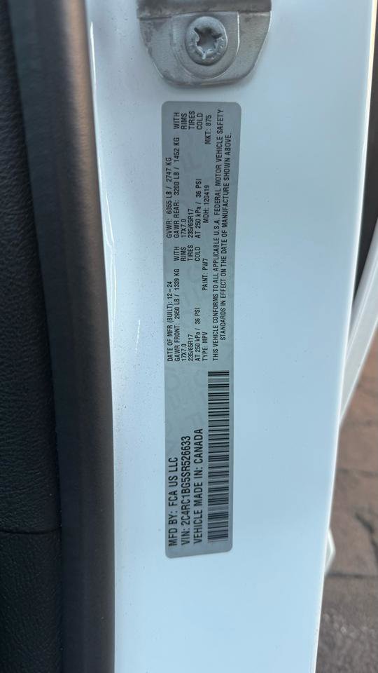 Used 2025 Chrysler Pacifica Select FWD image 27