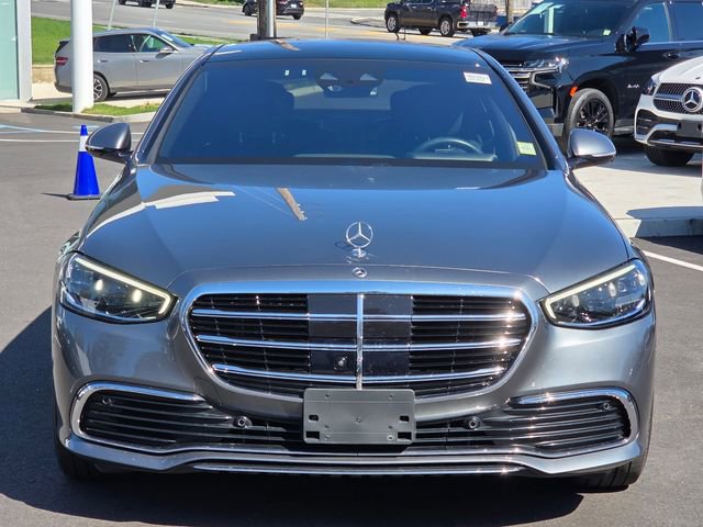 Used 2022 Mercedes-Benz S 580 4MATIC Sedan image 2