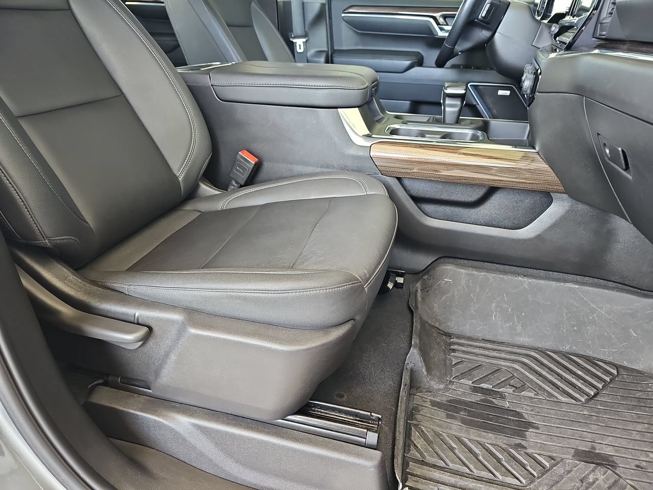 Certified 2023 Chevrolet Silverado 1500 RST w/ Convenience Package II AWD/4WD image 13