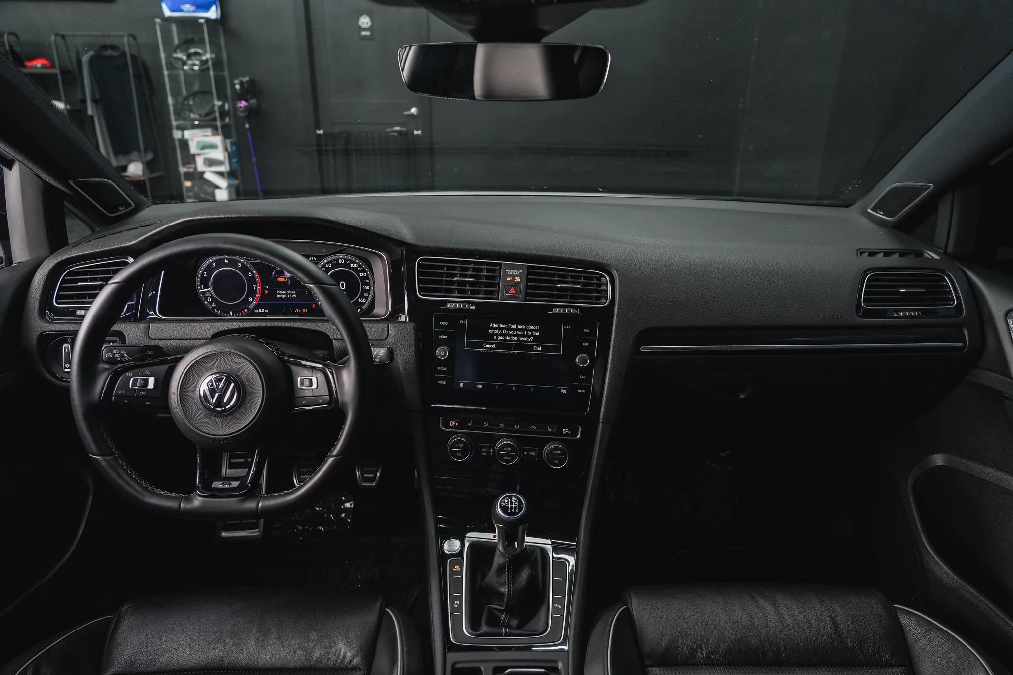 Used 2018 Volkswagen Golf R 4-Door image 44