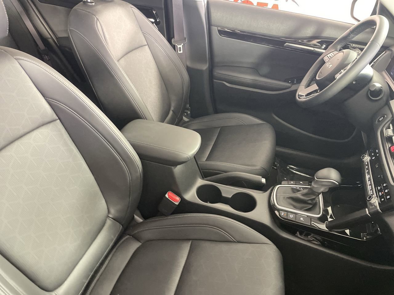 Used 2025 Kia Seltos EX w/ EX Sunroof Package image 25