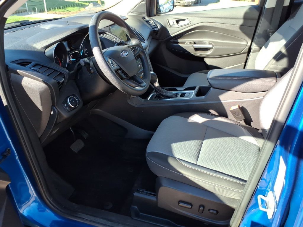 Used 2017 Ford Escape SE w/ Equipment Group 201A FWD image 10