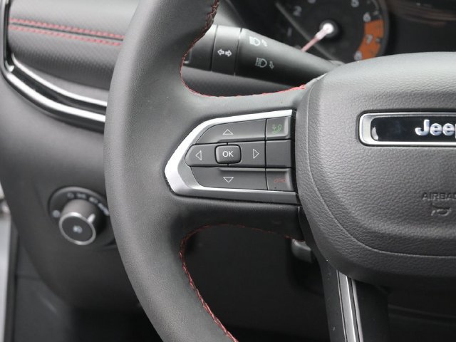 Used 2024 Jeep Compass Trailhawk w/ Sun and Sound Group AWD/4WD image 30