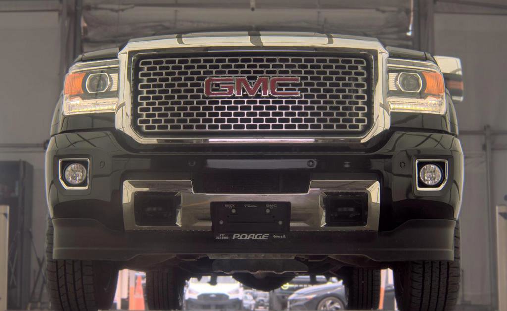 Used 2016 GMC Sierra 2500 Denali w/ Duramax Plus Package AWD/4WD image 3