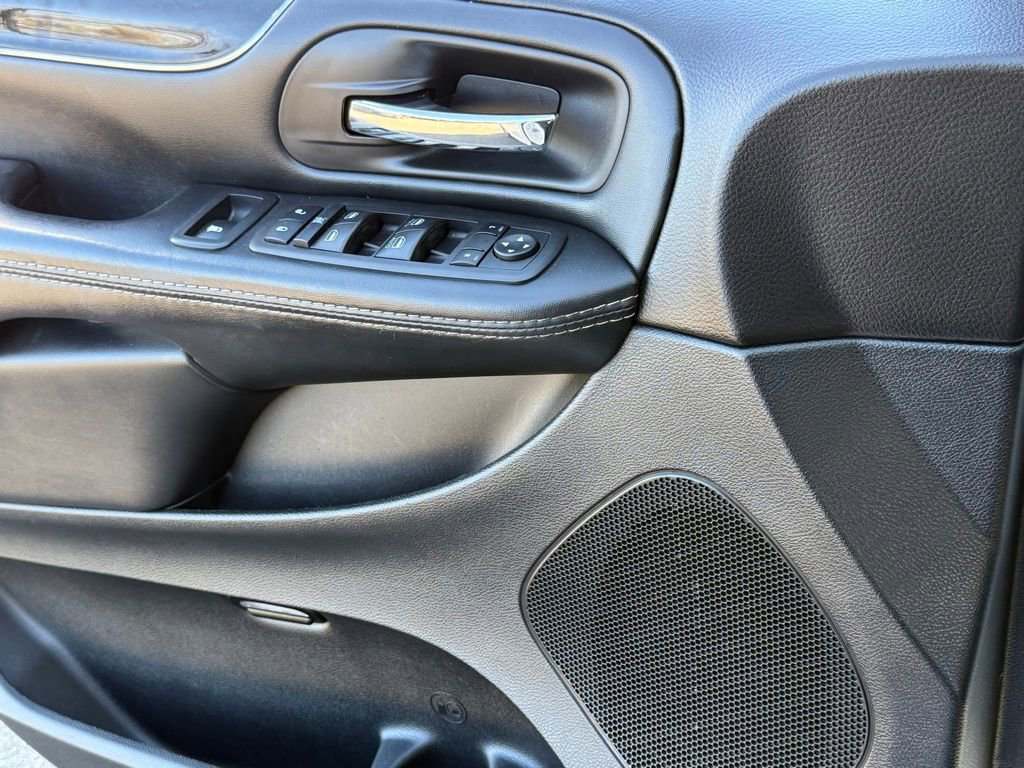 Used 2018 Dodge Grand Caravan SE image 28
