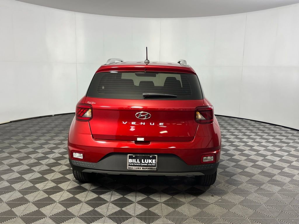 Used 2025 Hyundai Venue Limited image 7
