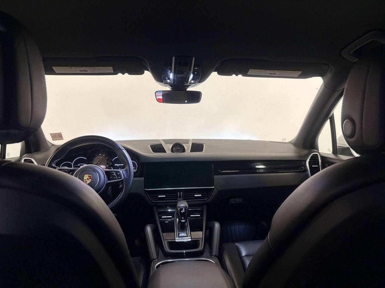 Used 2022 Porsche Cayenne AWD/4WD image 36