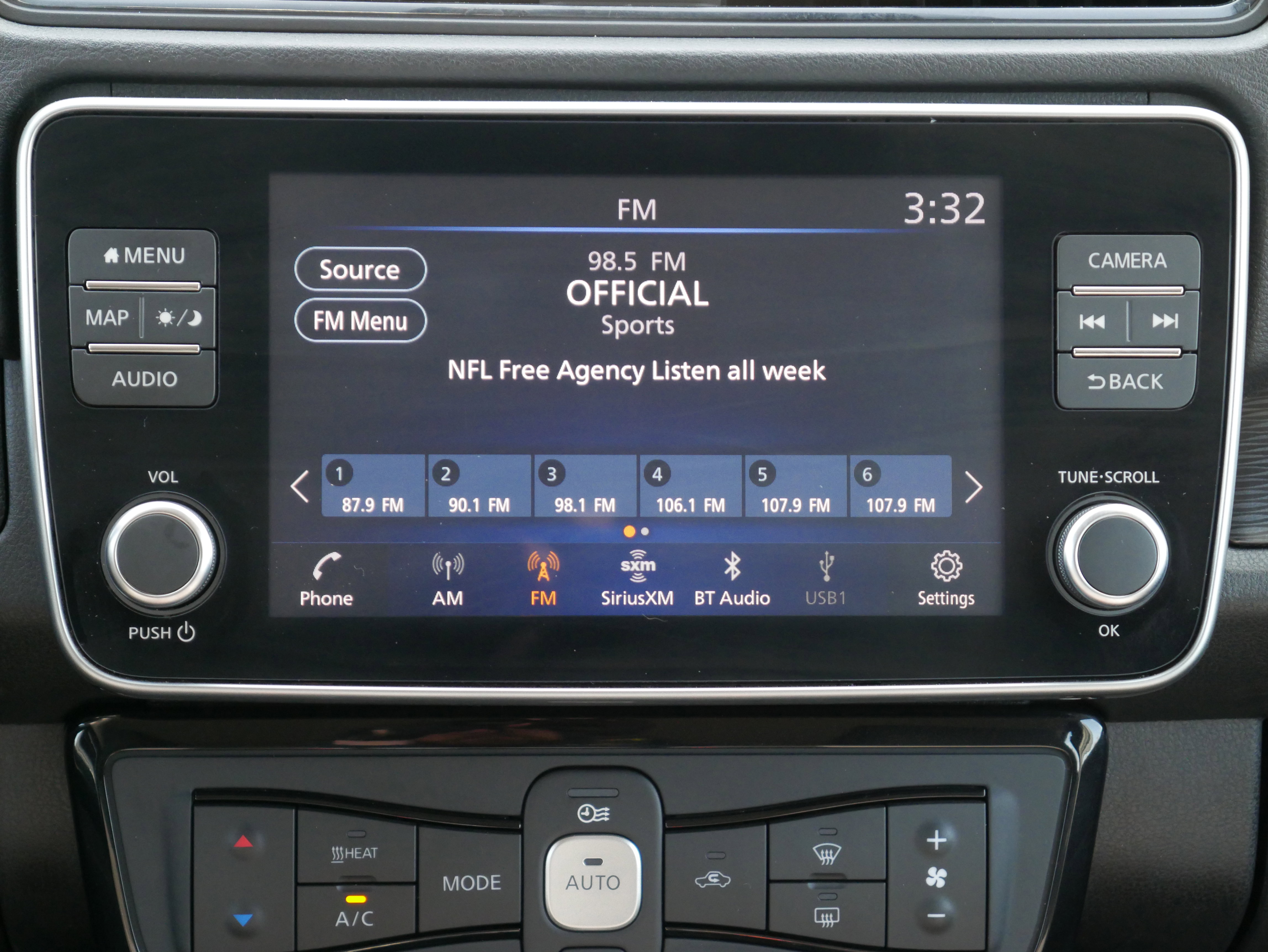 Used 2024 Nissan Leaf SV Plus image 17