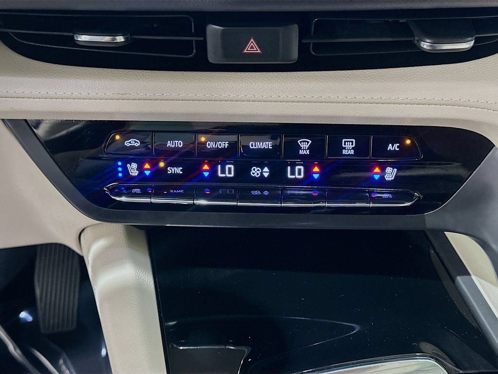 Used 2023 Buick Envision Avenir FWD image 16