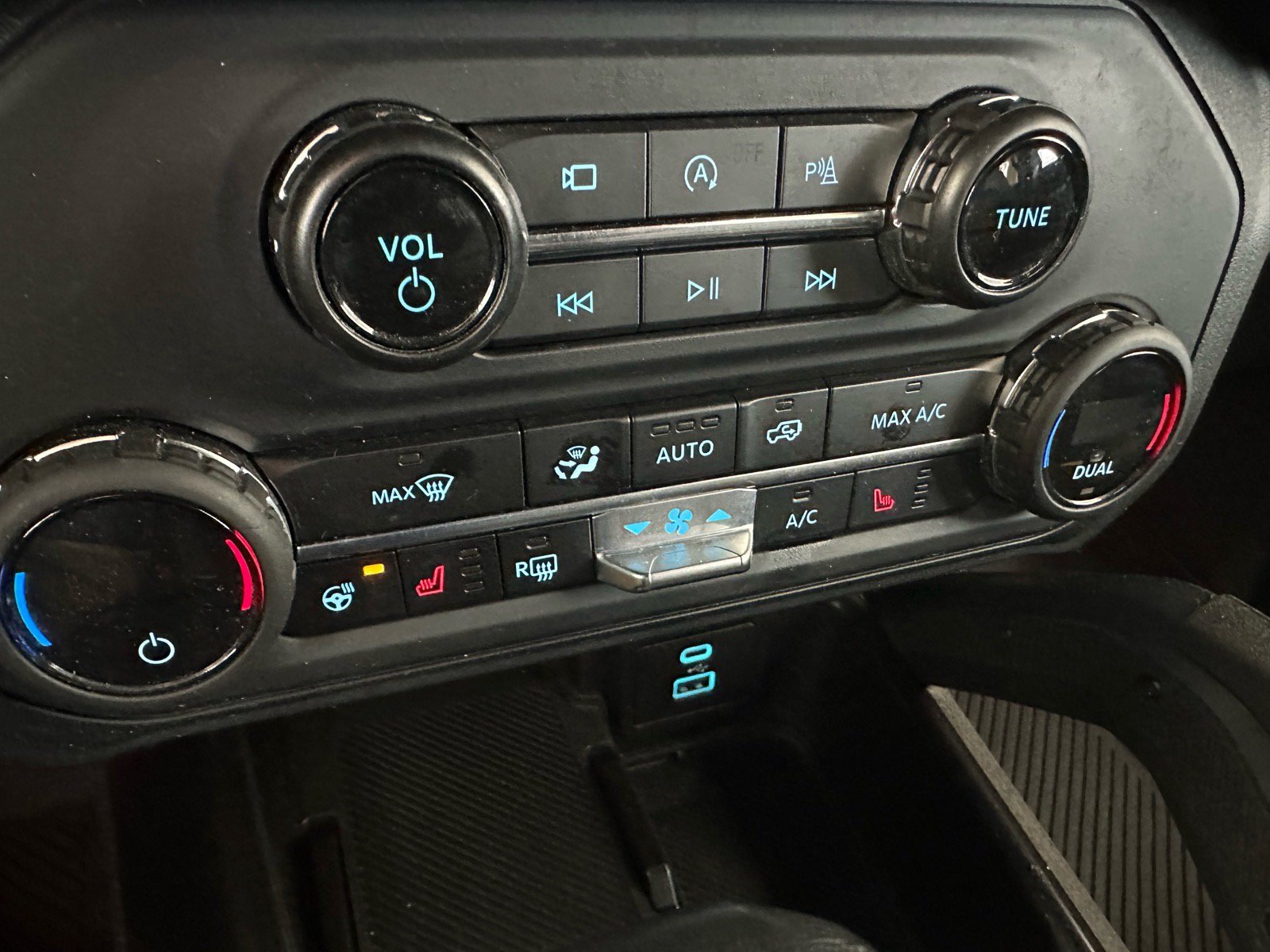 Certified 2025 Ford Bronco Badlands AWD/4WD image 38