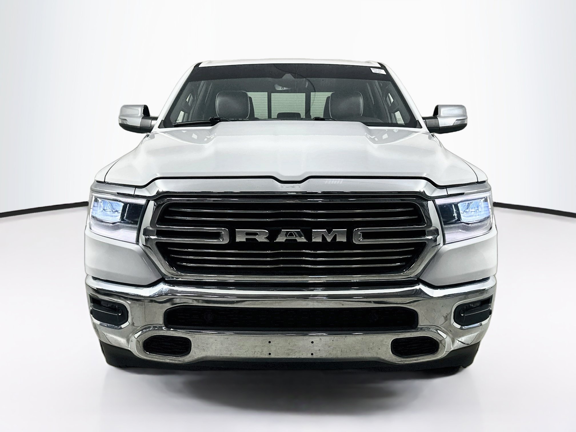 Used 2023 RAM 1500 Laramie AWD/4WD image 2