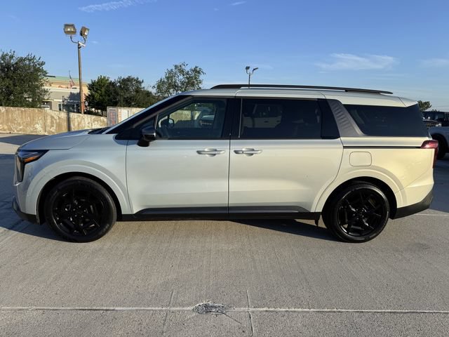 Used 2025 Kia Carnival SX w/ SX Dark Edition Package FWD image 10