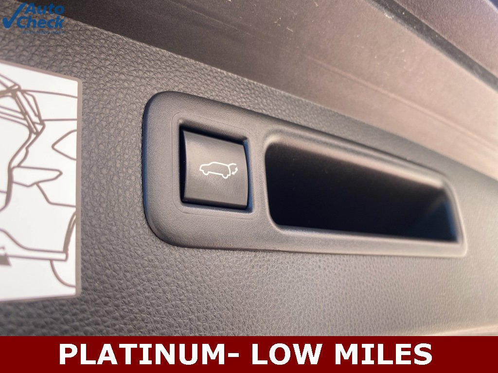 Used 2022 Toyota Highlander Platinum image 16