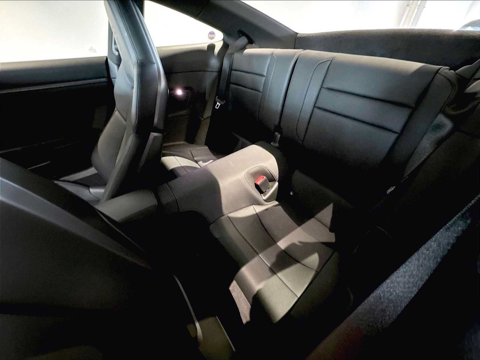 Used 2024 Porsche 911 Carrera RWD image 31