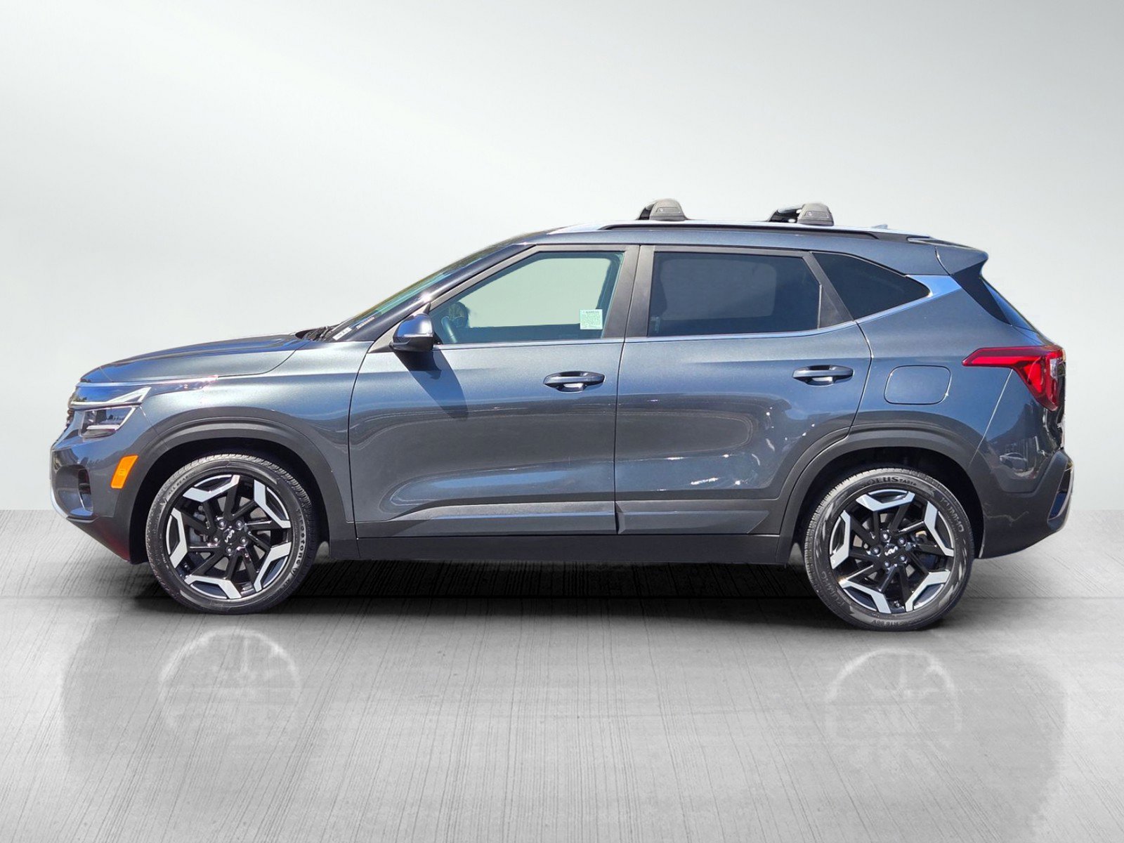 Certified 2024 Kia Seltos SX w/ SX Sunroof Package AWD/4WD image 7