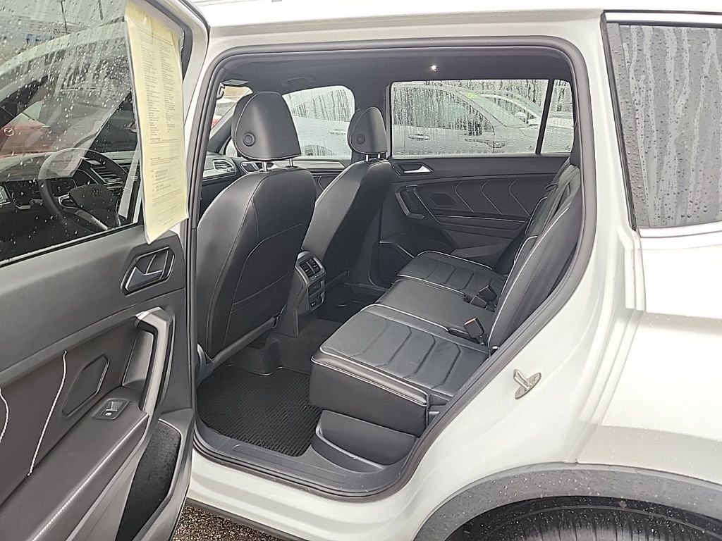 Certified 2024 Volkswagen Tiguan SEL R-Line image 11