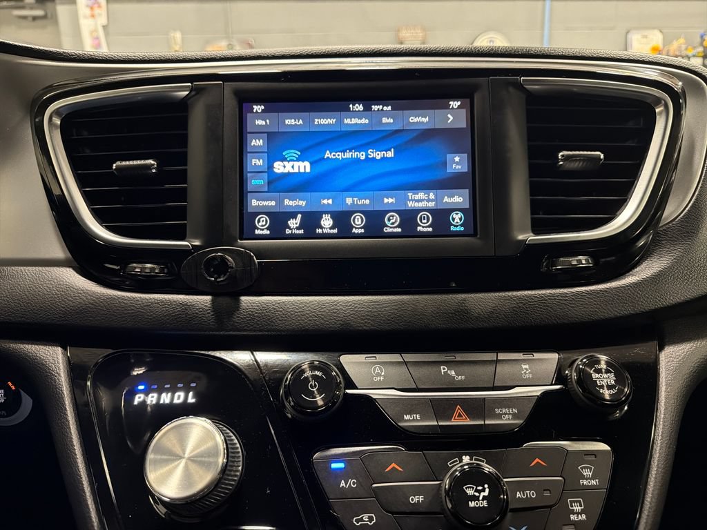 Used 2019 Chrysler Pacifica Touring Plus w/ S Appearance Package FWD image 7