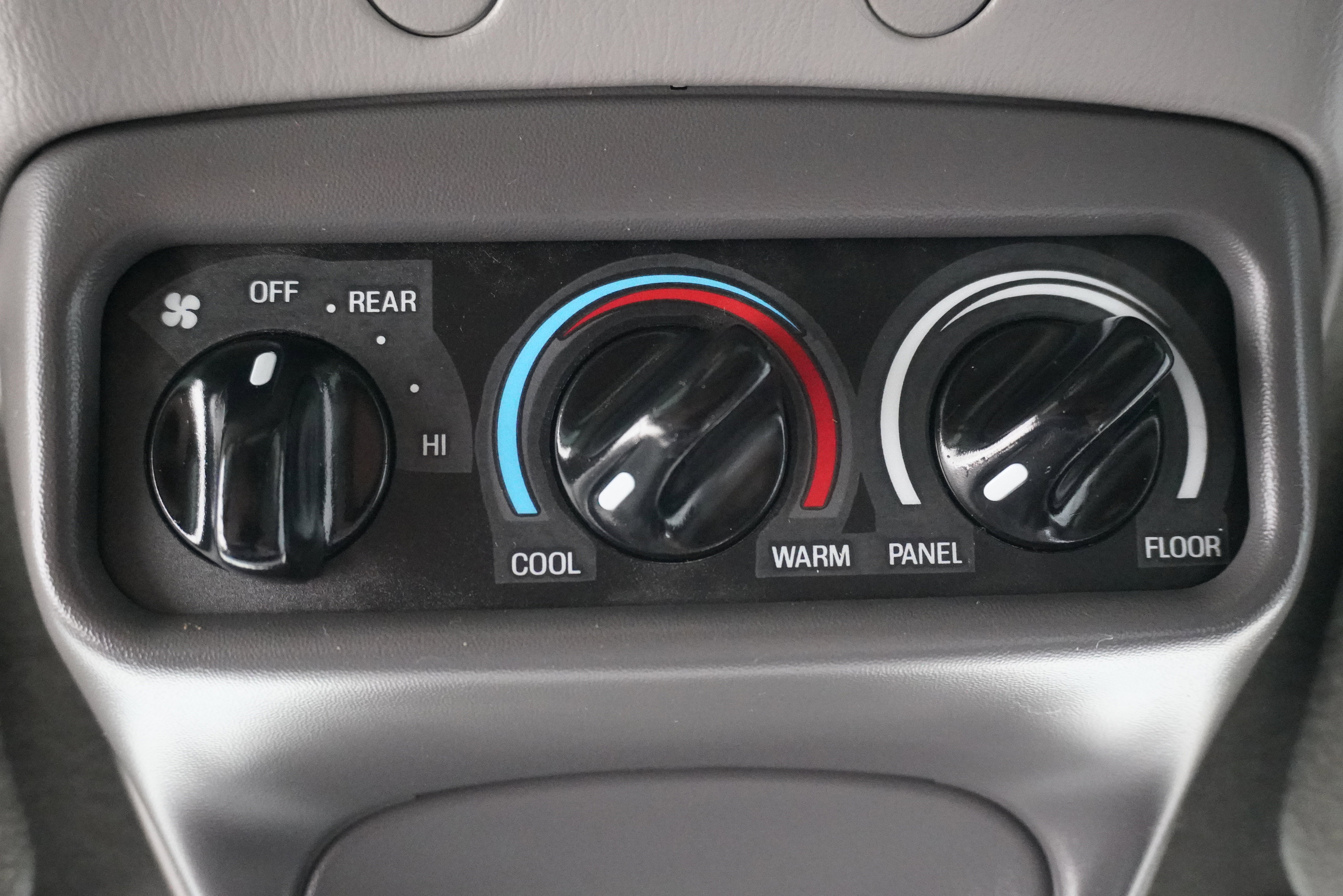 Used 1999 Ford Expedition XLT image 20