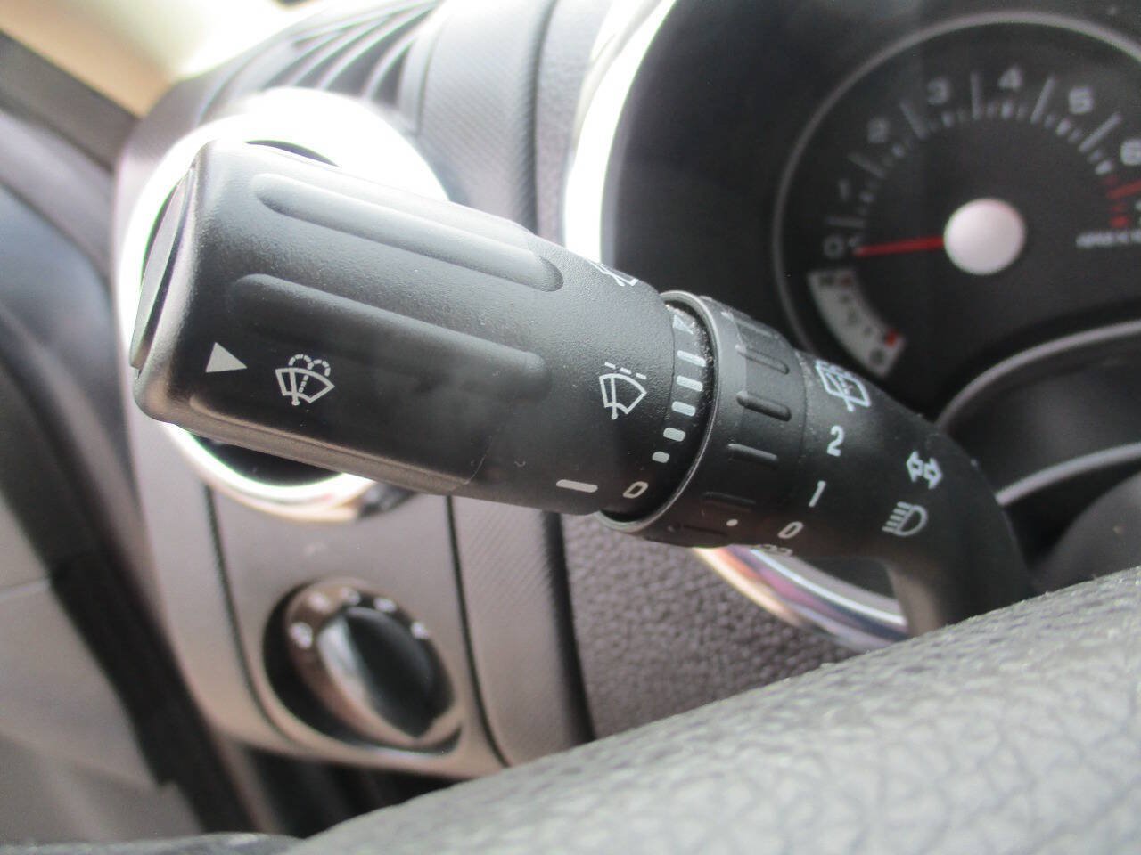 Used 2010 Ford Explorer XLT AWD/4WD image 21