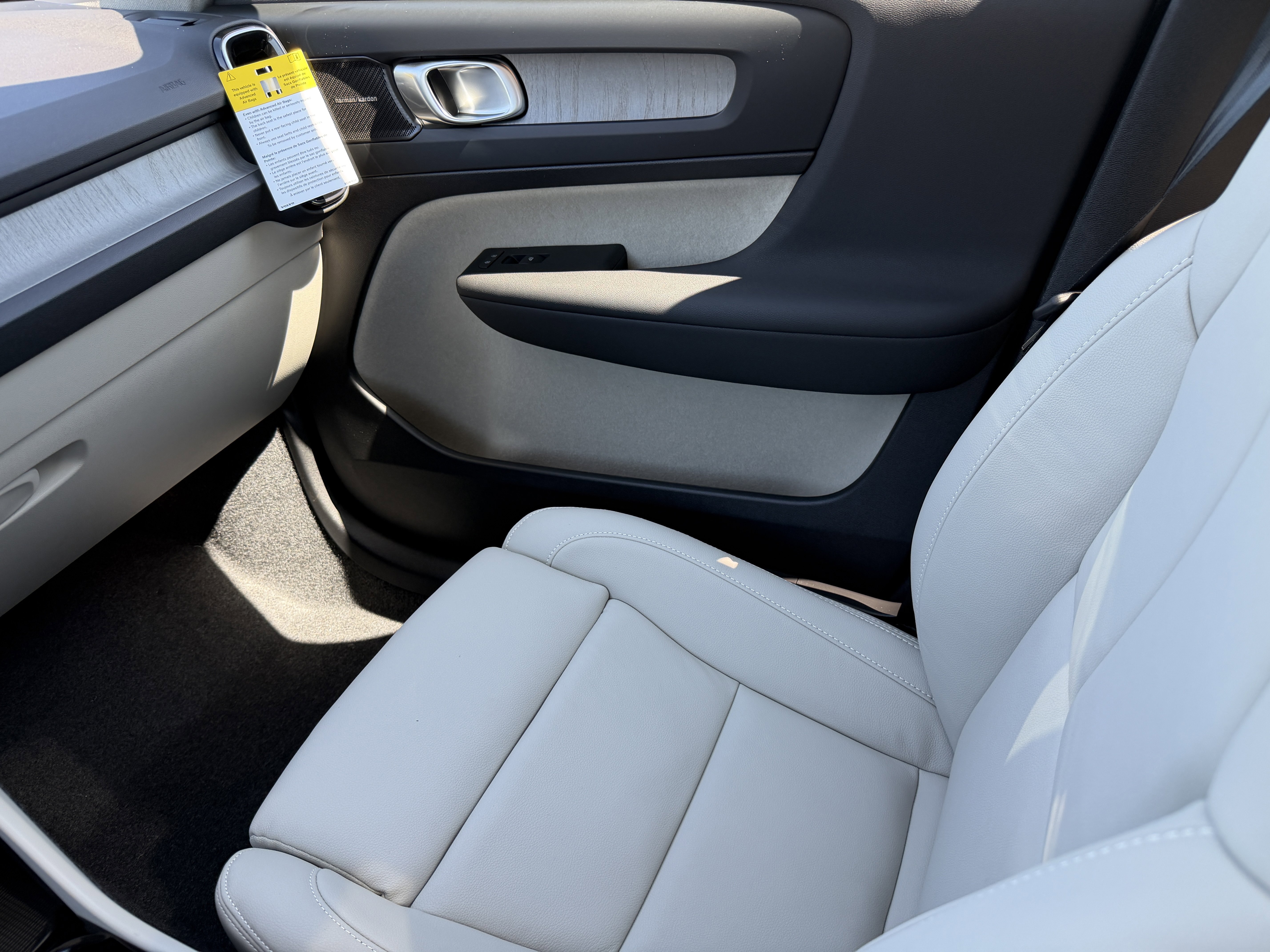 New 2026 Volvo XC40 B5 Ultra w/ Protection Package image 14