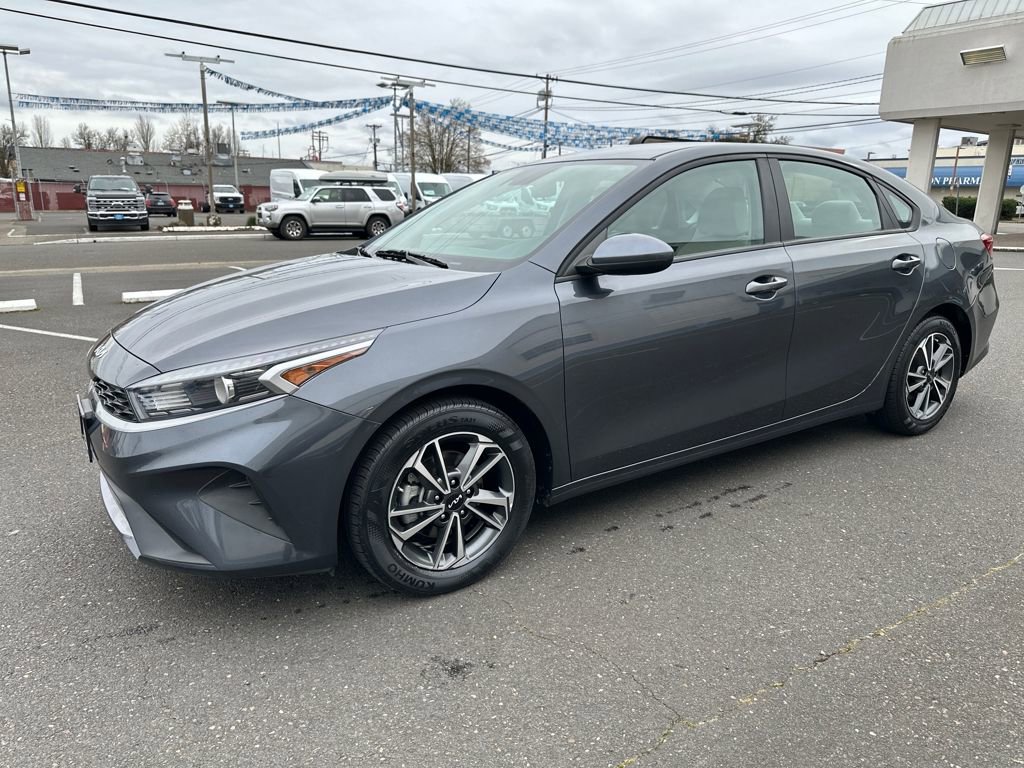 Used 2023 Kia Forte LXS image 2