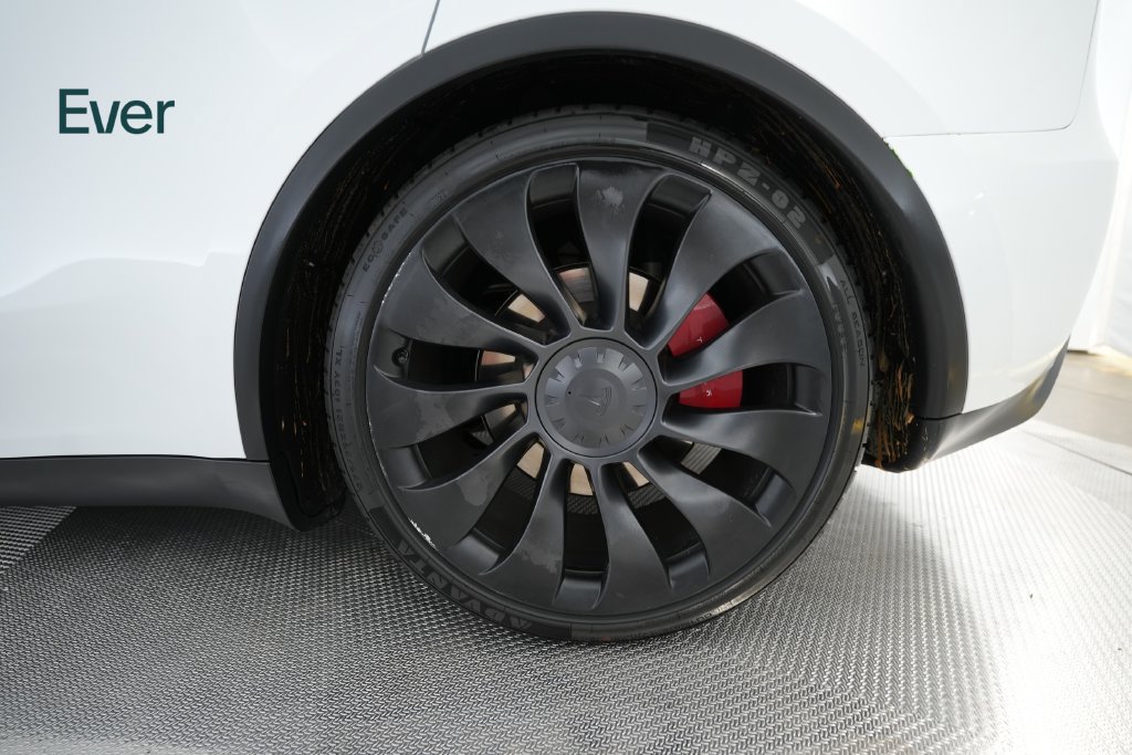 Used 2023 Tesla Model Y Performance AWD/4WD image 9