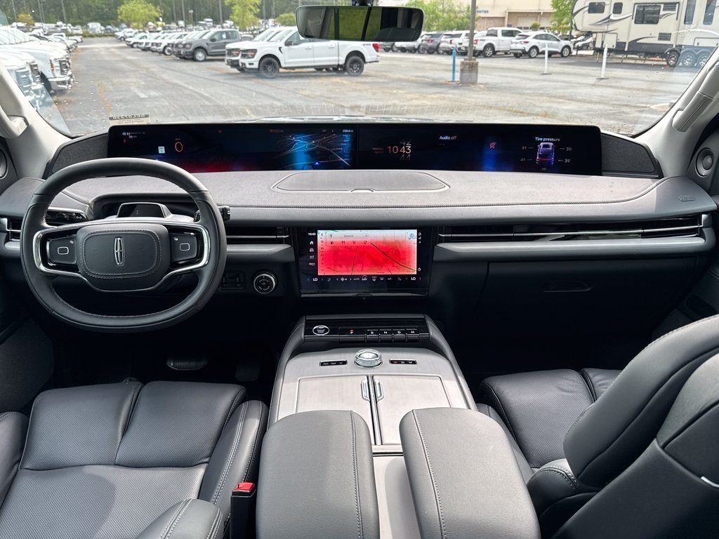 New 2025 Lincoln Navigator L Reserve AWD/4WD image 12