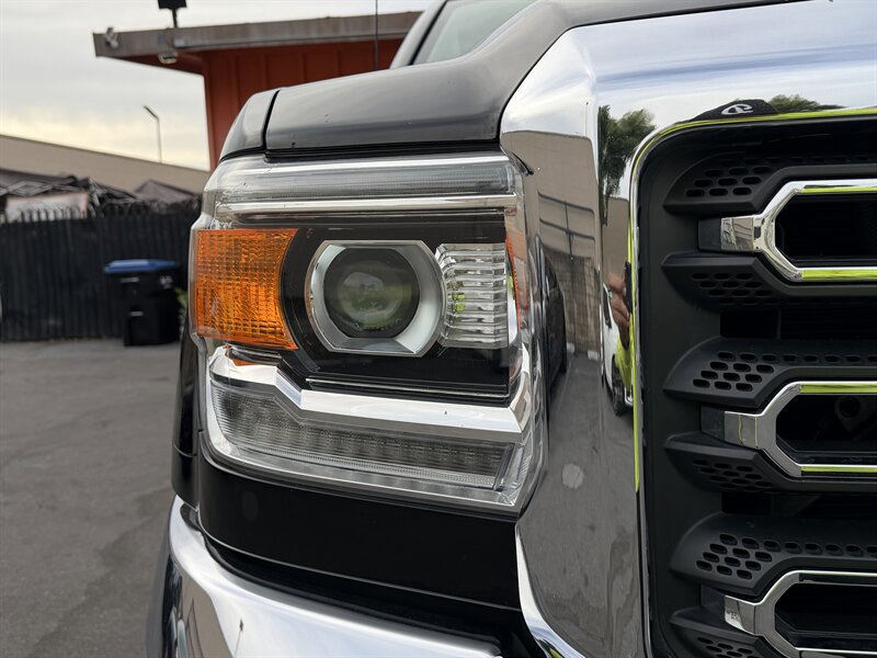 Used 2017 GMC Sierra 2500 SLT w/ Driver Alert Package image 3