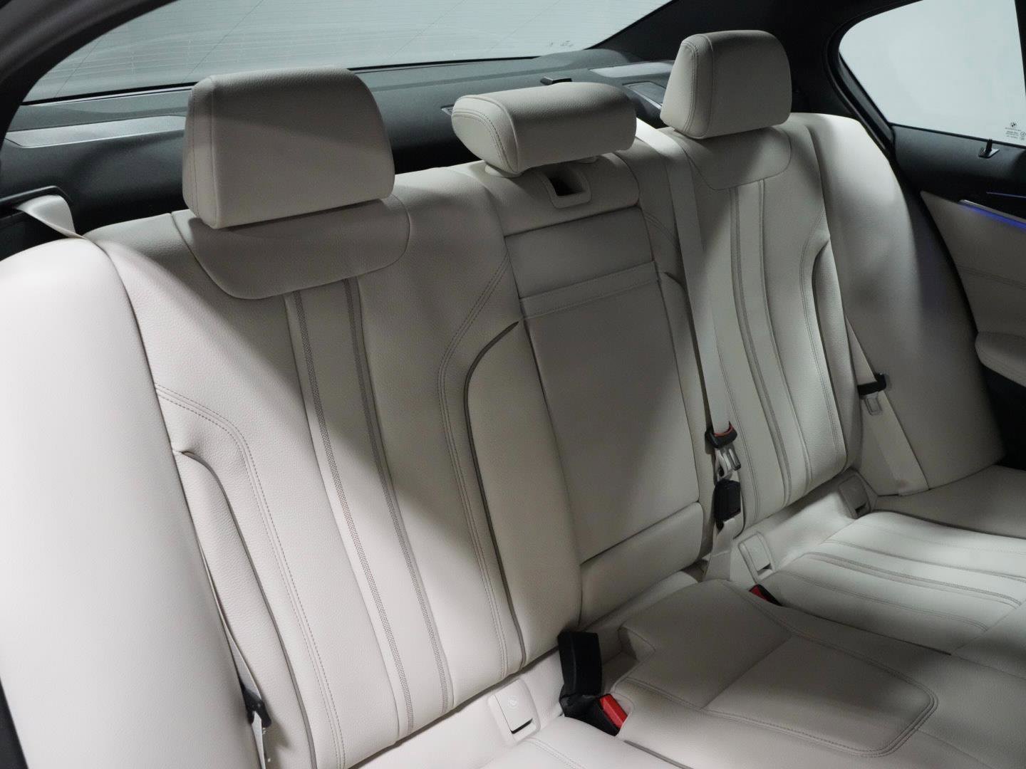 Certified 2023 BMW 540i xDrive w/ Premium Package image 8