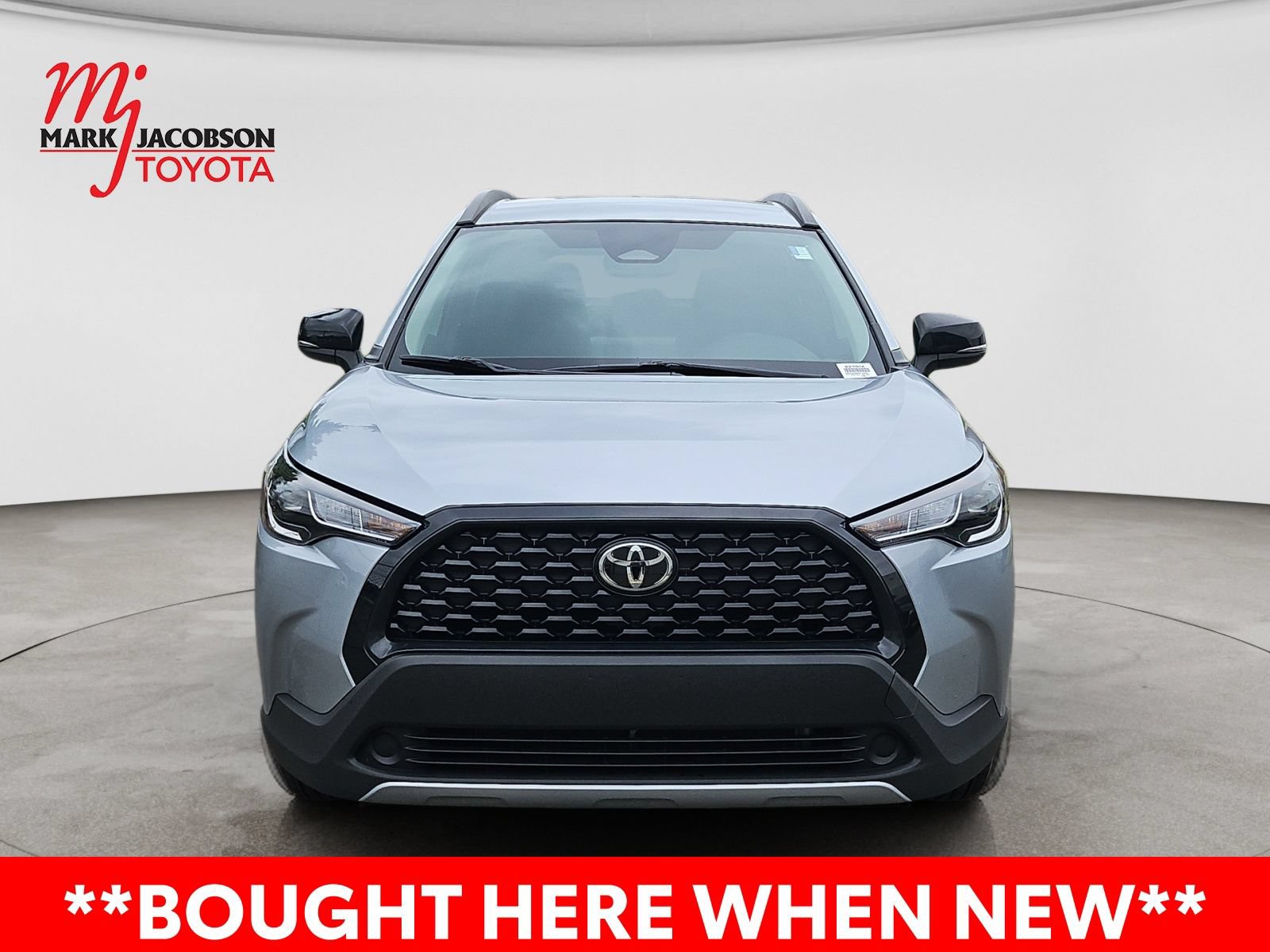 Used 2024 Toyota Corolla Cross LE FWD image 3