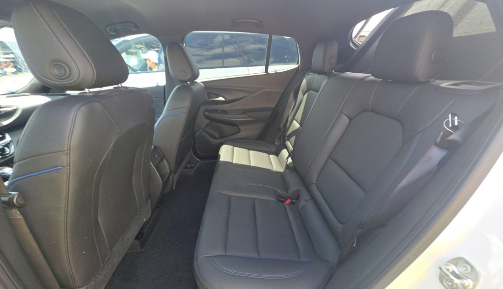 Used 2024 Buick Envista Sport Touring w/ Convenience I Package FWD image 9