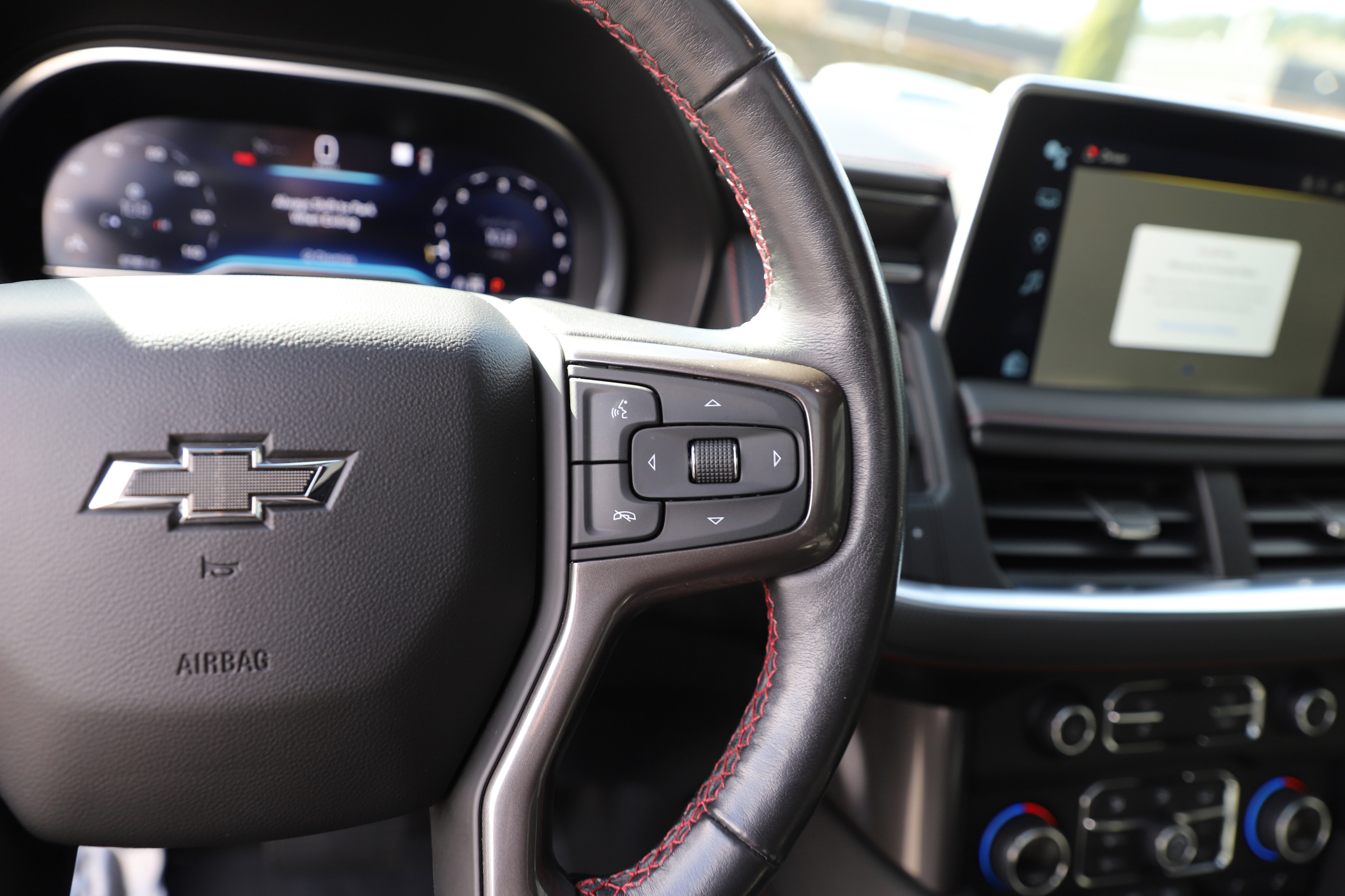 Used 2022 Chevrolet Suburban RST w/ Luxury Package image 20