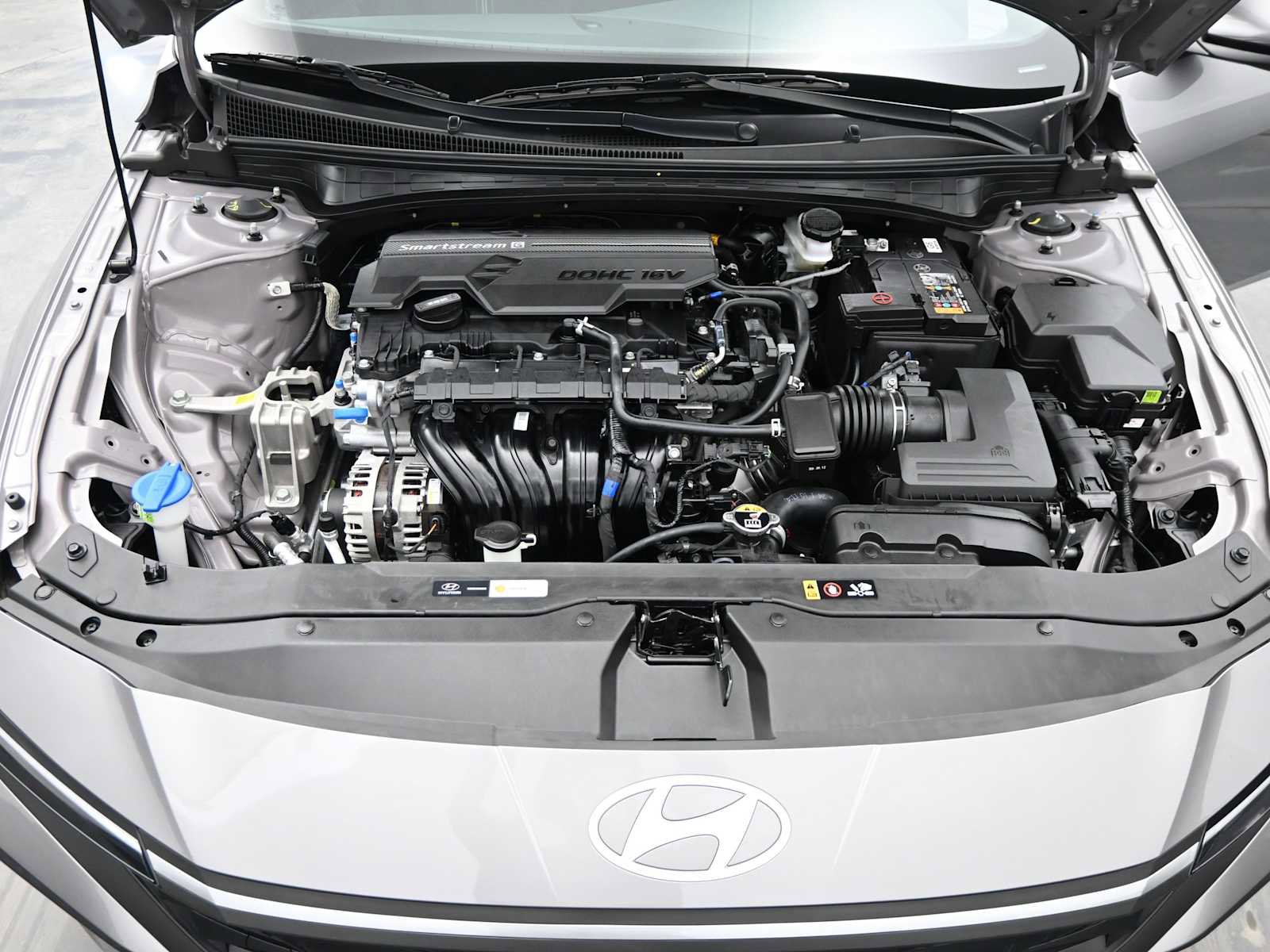 Certified 2025 Hyundai Elantra Sport image 35