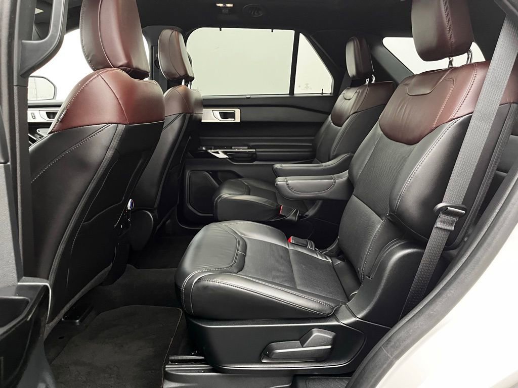 Used 2023 Ford Explorer Platinum w/ Technology Package image 40